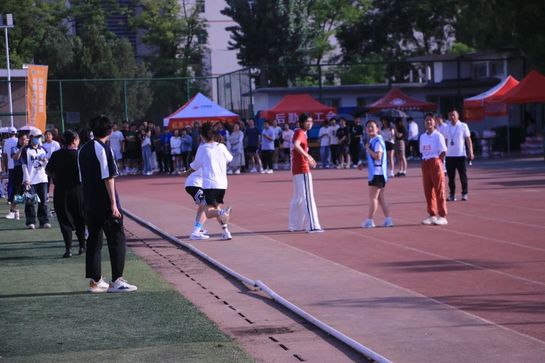 65adb254f3bc4bc9bc23c3bde519cb5e.jpg